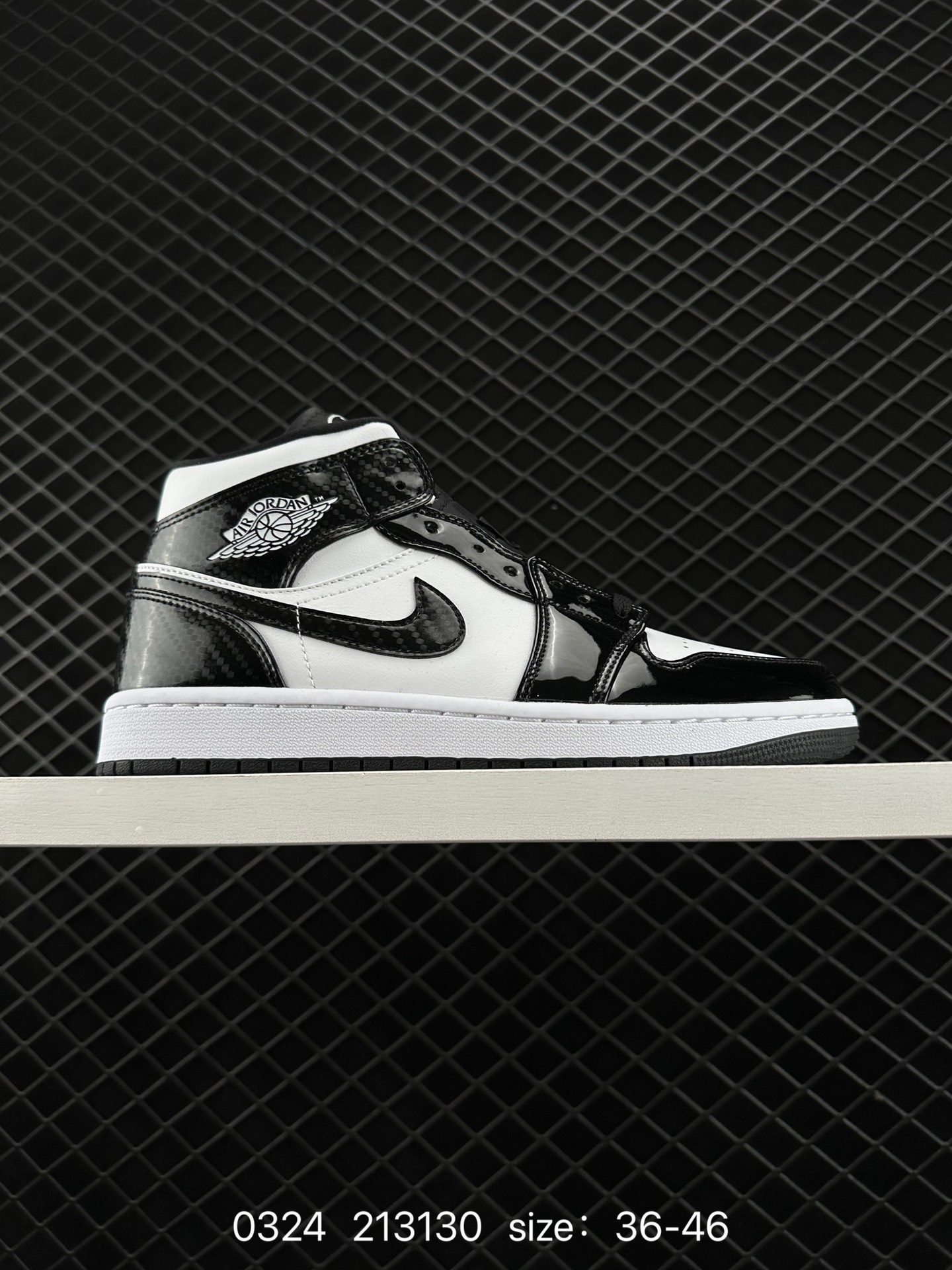 （NIKE）AIR JORDAN 1 MID